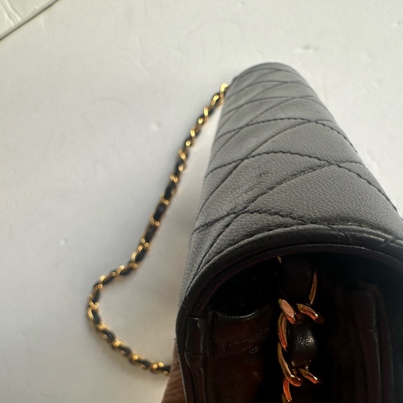 CHANEL Full Flap Quilted Classic Handbag vintage authentic - Picture 10 of 16